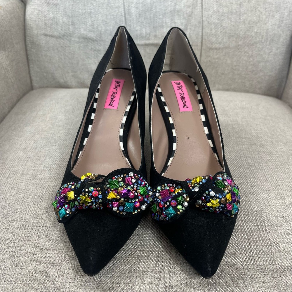Betsey Johnson Black Pointed Toe Kitten Heel Pumps with Multicolor Gem Bow - Picture 2 of 8
